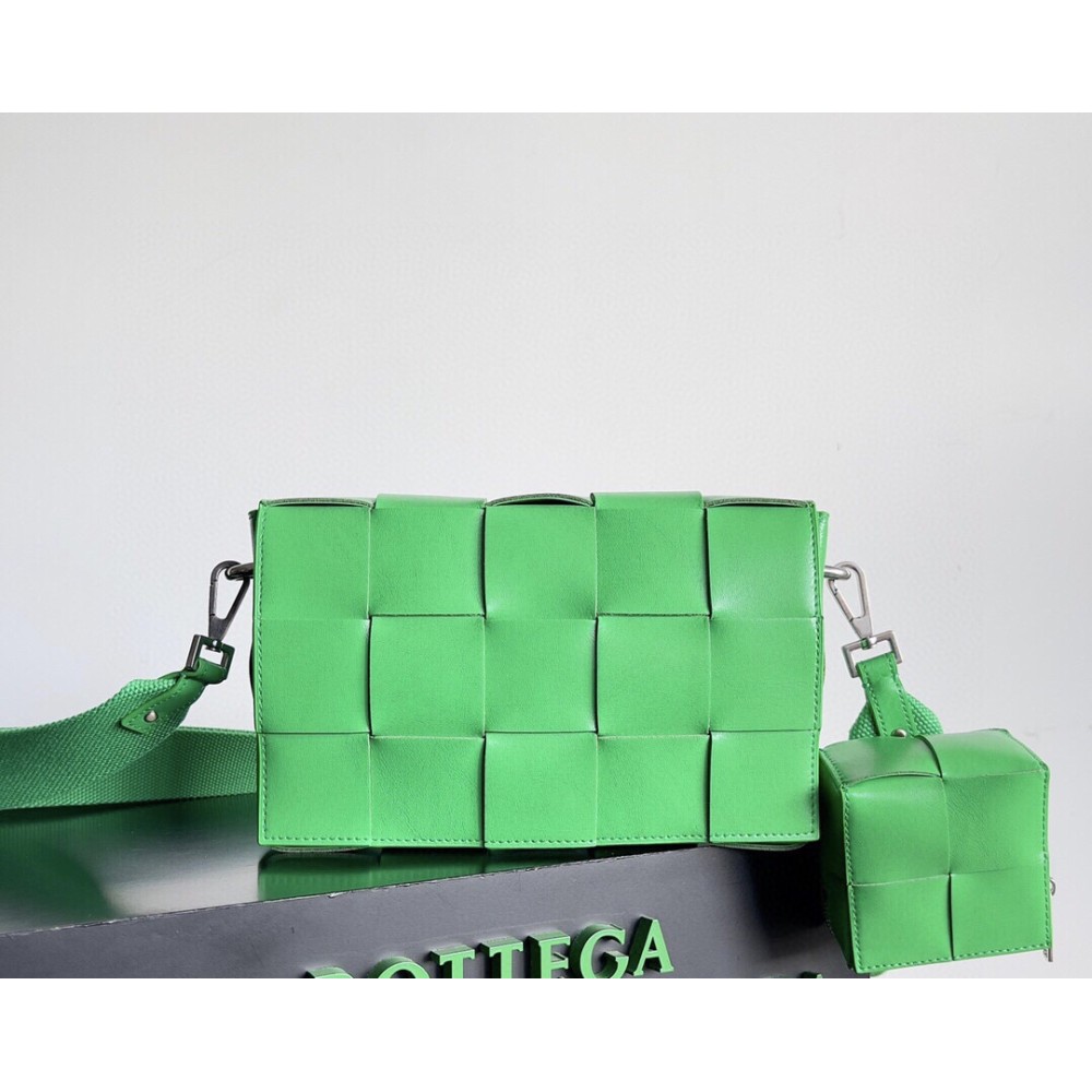 Bvmanbag-013 BV メンズバッグ サイズ  :   26x16x6.5cm