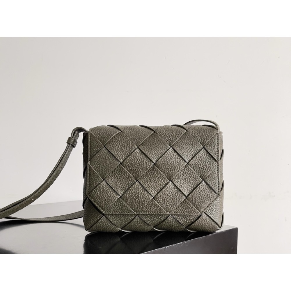 Bvmanbag-084 BV メンズバッグ サイズ  :   22.5x16.5x5.5cm
