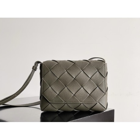 Bvmanbag-084 BV メンズバッグ サイズ  :   22.5x16.5x5.5cm