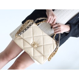 【新登場】CHANEL 19Bag ミッドサイズハンドバッグ アップグレードバージョン ミルクアプリコット色 - エレガンスと実用性の融合​
