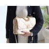 【新登場】CHANEL 19Bag ミッドサイズハンドバッグ アップグレードバージョン ミルクアプリコット色 - エレガンスと実用性の融合​