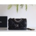 【新登場】CHANEL 19Bag ミッドサイズハンドバッグ アップグレードバージョン ブラックシルバークラス - 三色チェーンで彩るエレガンス