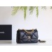 【新登場】CHANEL 19Bag スモールサイズハンドバッグ アップグレードバージョン ブラック&ゴールド - 三色金色チェーンで輝く女神エレガンス