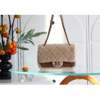 2025NEW-009 シャネル 25C 早春コレクション ホボ ユーモアバッグ:多ポケットで実用性と個性を兼ね備えた逸品 16x23.5x7.5cm