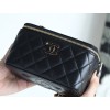 2025NEW-033 シャネル 24A エナメルクラスプ リップスティックポーチ / WOC：ブラック＆ホワイトの隠れた 16×10cm 