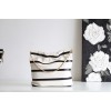 Chanel 24s カスタムカラー 22Bag ホワイト / ブラック - クラシック × トレンドのバイカラーバッグ 35×37×7 cm