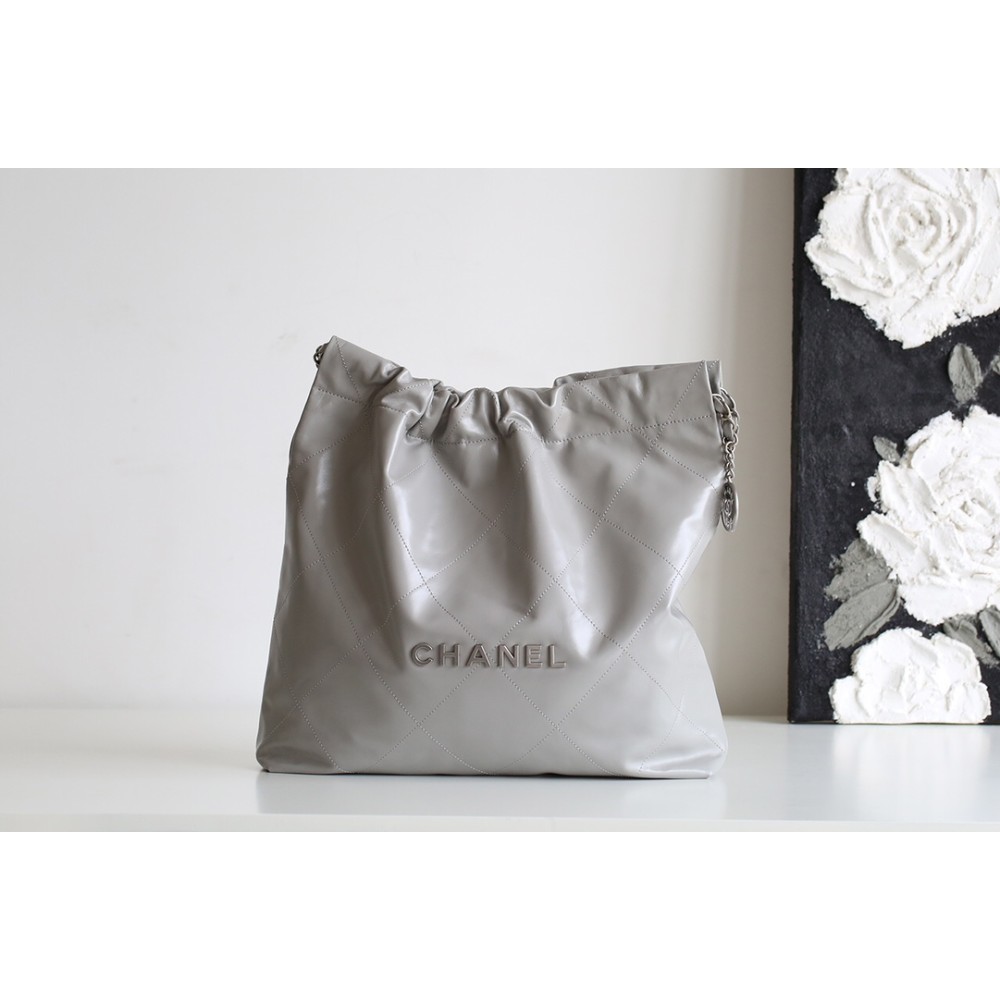【No.22 香水 100 周年記念】Chanel 22 バッグ ゴミ袋デザイン - モンテベロ油蝋牛革 × モダンエレガンス  39×42×8cm
