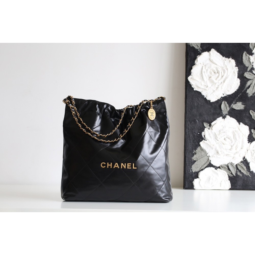 【No°22 香水 100 周年記念】Chanel 22 バッグ ゴミ袋デザイン - モンテベロ油蝋牛革 × 圧倒的存在感 39×42×8cm