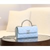 【CHANEL 25S】春夏新作 ケリー ハンドルチェーンバッグ ミルキーブルー 淡い青 × ライトゴールド 清涼感あふれるエレガンス10×18×6.7 cm