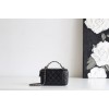 【新品登場】Chanel 化粧用ロングケース - ダイヤモンドと小牛革の究極のエレガンス​ 9.7×19×5.8 cm 
