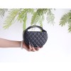 CHANEL 24 フランホイールハンドバッグ 新モデル｜チェーンとリボンのデザインで引き立つ可愛らしさ、日常にピッタリなコンパクトサイズ​ 19×11×3cm