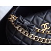CHANEL 24 フランホイールハンドバッグ 新モデル｜チェーンとリボンのデザインで引き立つ可愛らしさ、日常にピッタリなコンパクトサイズ​ 19×11×3cm