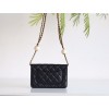 Chanel 24s 最も輝くダブルパール WOC｜幸運のパールと小羊革で彩る、クラシックを超えたおしゃれな日常​ 16.7×10.7×3.7cm