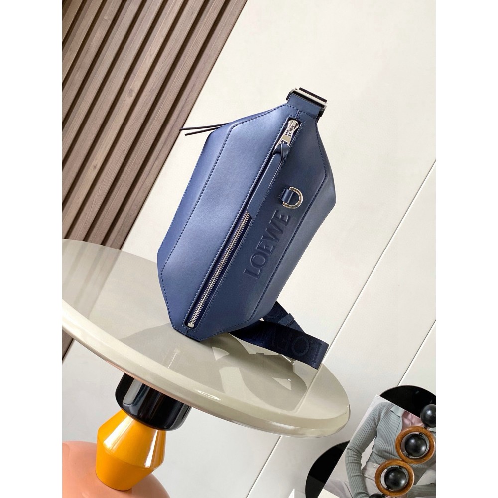 loewe-013 サイズ:  32.5cm X 9cm X 12.3cm