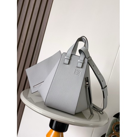 loewe-028 サイズ:  30cm X 25cm X 14cm