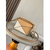 loewe-030 サイズ:  18 X 12.5 X 8CM