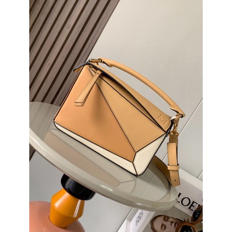 loewe-031 サイズ:  18 X 12.5 X 8CM