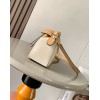 loewe-032 サイズ:  18 X 12.5 X 8CM