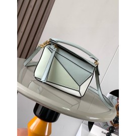 loewe-033 サイズ:  18 X 12.5 X 8CM