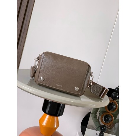loewe-039 サイズ:  20CM X 12.5CM X 6CM 