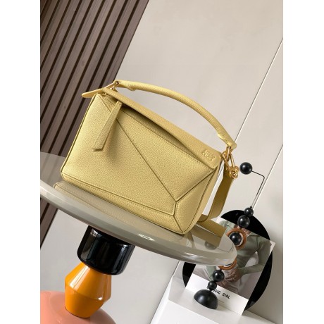 loewe-061 サイズ:  24CM X 16CM X 10CM