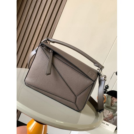 loewe-068 サイズ:  24CM X 16CM X 10CM
