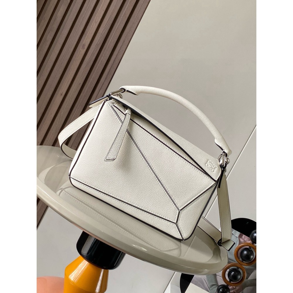 loewe-069 サイズ:  24CM X 16CM X 10CM