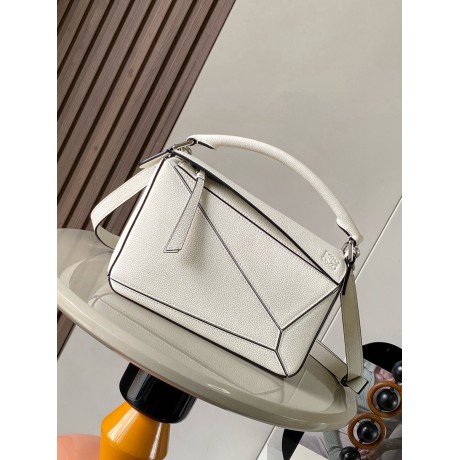 loewe-069 サイズ:  24CM X 16CM X 10CM