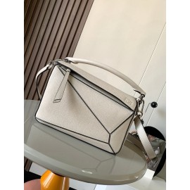 loewe-070 サイズ:  24CM X 16CM X 10CM