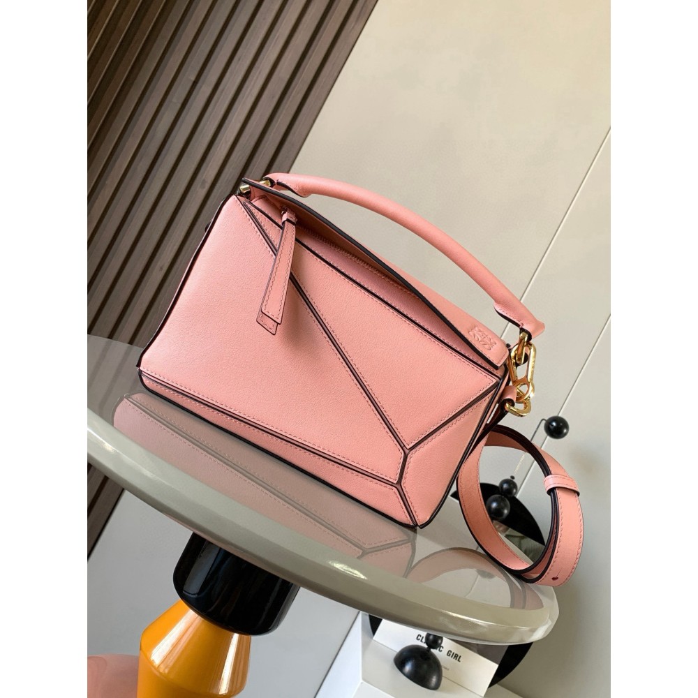 loewe-071 サイズ:  24CM X 16CM X 10CM