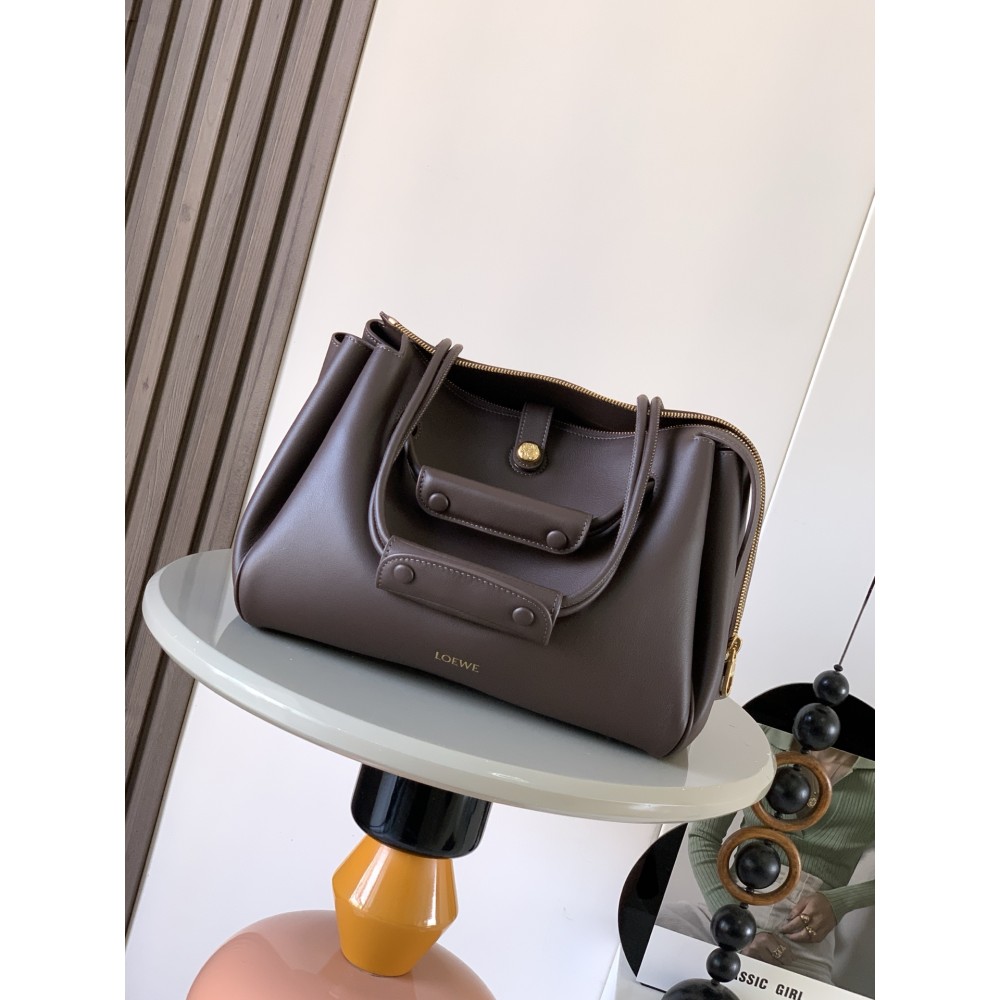 loewe-090 サイズ:  28.5CM X 23CM X 11CM