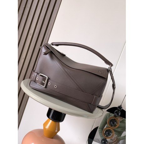 loewe-098 サイズ:  33CM X 21.5CM X 15CM 