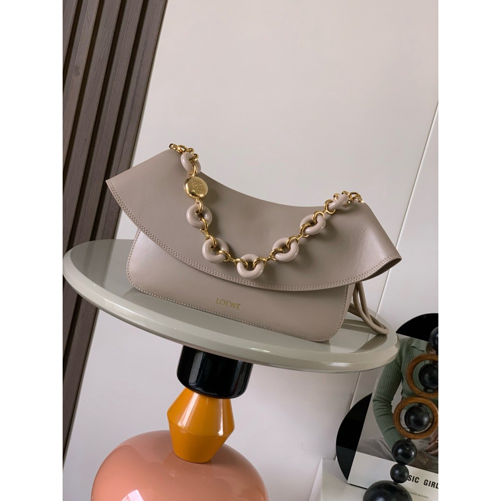 loewe-101 サイズ:  26CM X 18CM X 13CM