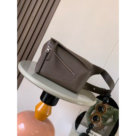 loewe-104 サイズ:  24CM X 16CM X 10.5CM