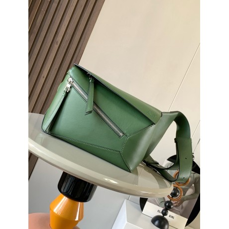 loewe-109 サイズ:  24CM X 16CM X 10.5CM