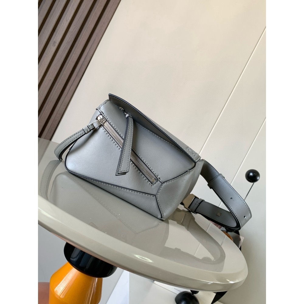 loewe-113 サイズ:  18CM X 12CM X 7.5CM