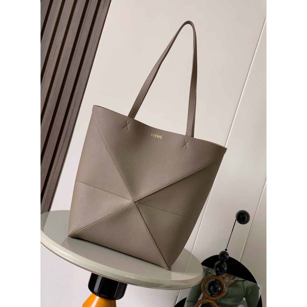 loewe-129 サイズ:  31 X 25 X 14CM