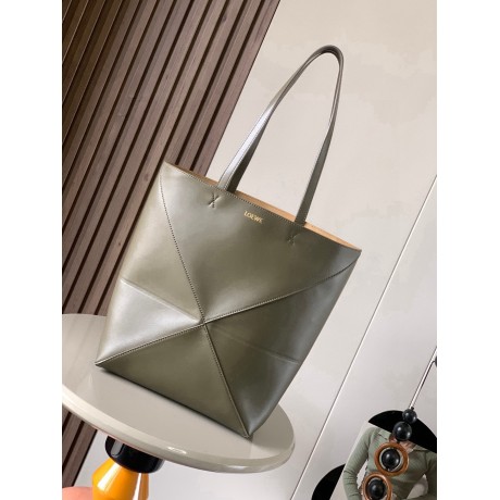 loewe-131 サイズ:  31 X 25 X 14CM