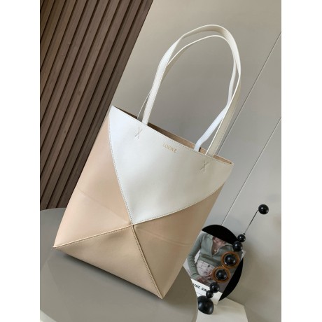 loewe-137 サイズ:  31 X 25 X 14CM