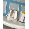モノグラムアンプラント【フランス 163C01 チップ】NeoNoé ミドルサイズハンドバッグ M14401｜Monogram Empreinte レザー｜チェーンアクセント｜十二星座ステッカー付き 26x26 x 17.5cm