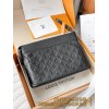 【M82545】ニューエンボス A 級全鋼 パーソナライズド Pochette Voyage Souple｜Monogram Shadow 小牛皮｜柔軟アーキングライン 30×21×7.5cm
