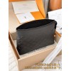【M82545】ニューエンボス A 級全鋼 パーソナライズド Pochette Voyage Souple｜Monogram Shadow 小牛皮｜柔軟アーキングライン 30×21×7.5cm