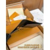 【M14792】Monogram Shadow エンボス小牛皮 A 級全鋼 パーソナライズド パスポートケース｜旅行用エレガントアクセサリー 10 x 14 x 2.5