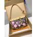 免税版 Louis Vuitton x 村上隆 Pochette Accessoires ハンドバッグ|明るい桜柄と個性的なデザイン 13×4×22cm