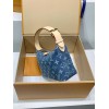 モノグラムデニム 免税版 M82949G 全鋼製 Hills Pochette ポシェットバッグ｜Monogram Denim キャンバス サンドウォッシュ仕上げ 18.5×11×6.5 cm
