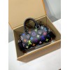 モノグラム・マルチカラー 免税版 M13406G 全鋼製 Louis Vuitton x 村上隆 Nano Speedy ハンドバッグ｜明るい色彩と精巧なフォルム 10×7.5×16cm