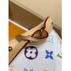 モノグラム・マルチカラー 全鋼製 13404G Louis Vuitton x 村上隆 コラボ Pochette Accessoires ハンドバッグ｜カラフルな Monogram で個性的なファッションを体現 13×4×22cm
