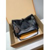  免税版 M12888G 全鋼製 CarryAll BB ハンドバッグ｜クリーンライン × 光沢メタルチェーンのエレガンス 17×10×26cm