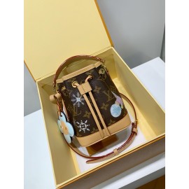 モノグラムバッグ 免税版 M12221G 全鋼製 Nano Noé ハンドバッグ｜Snow Show バージョンで楽しむ Vivienne のファンタジック世界 16×10×13cm