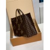 モノグラムバッグ 全鋼 46823G OnTheGo Voyage トートバッグ｜Giant Monogram×Monogram Reverse デュアルキャンバス、変形機能と LV Horizon 連携で移動に最適 43×33×18.5cm